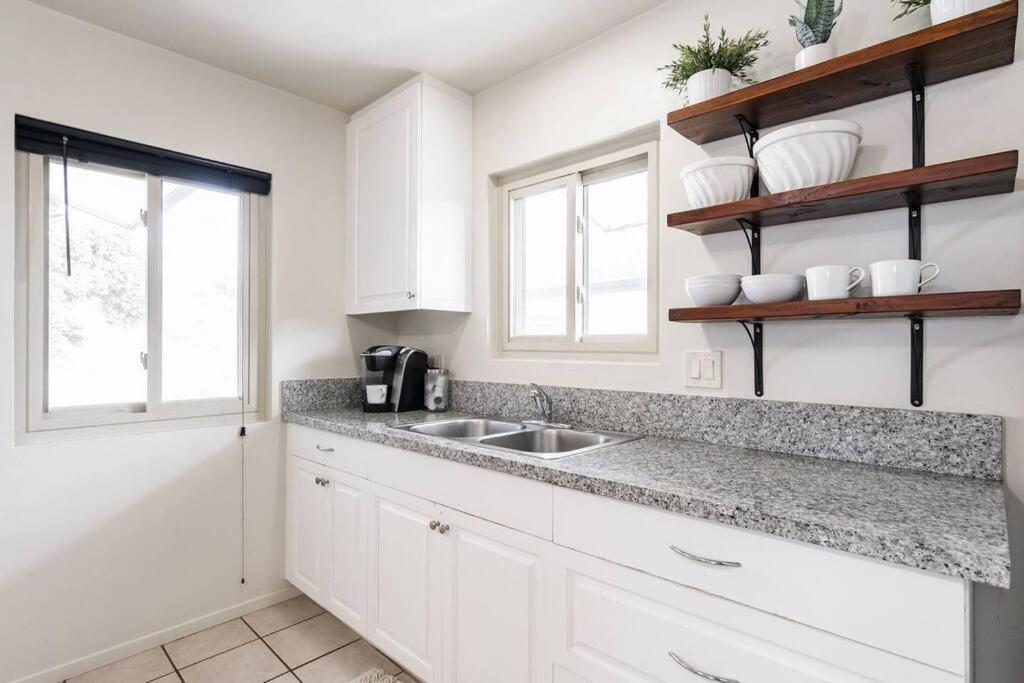 Appartamento Casa Italia -2Br- Free Driveway Parking For 2 Cars San Diego Esterno foto