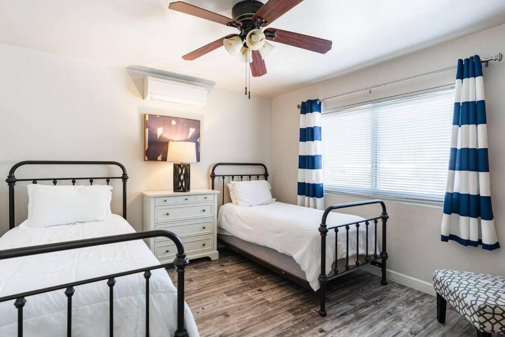 Appartamento Casa Italia -2Br- Free Driveway Parking For 2 Cars San Diego Esterno foto